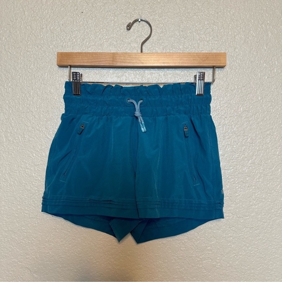 Athleta Girl Road Trippin' Short Size 12 - Picture 3 of 8